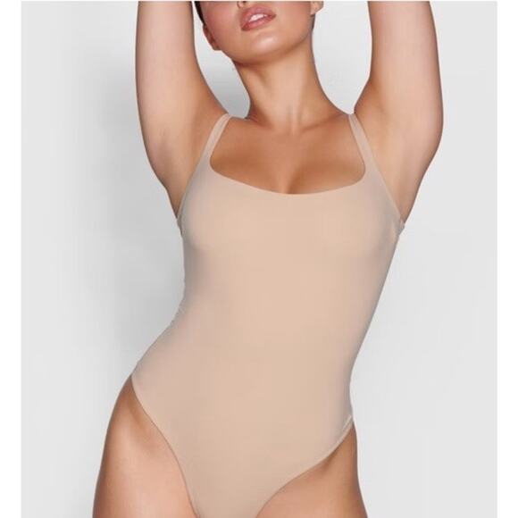 NWT Skims Seamless Tan Bodysuit - Picture 2 of 8
